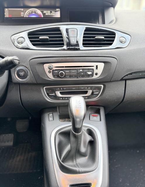 2014 2013 Renault Scénic Famille SUV — photo 9